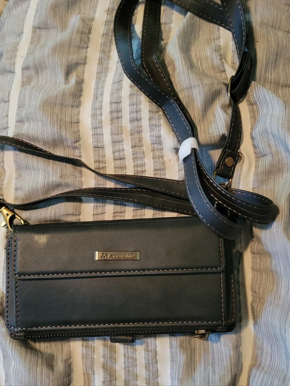CaseMe Crossbody Phone Wallet in Black With Shoulder or Wrist Strap